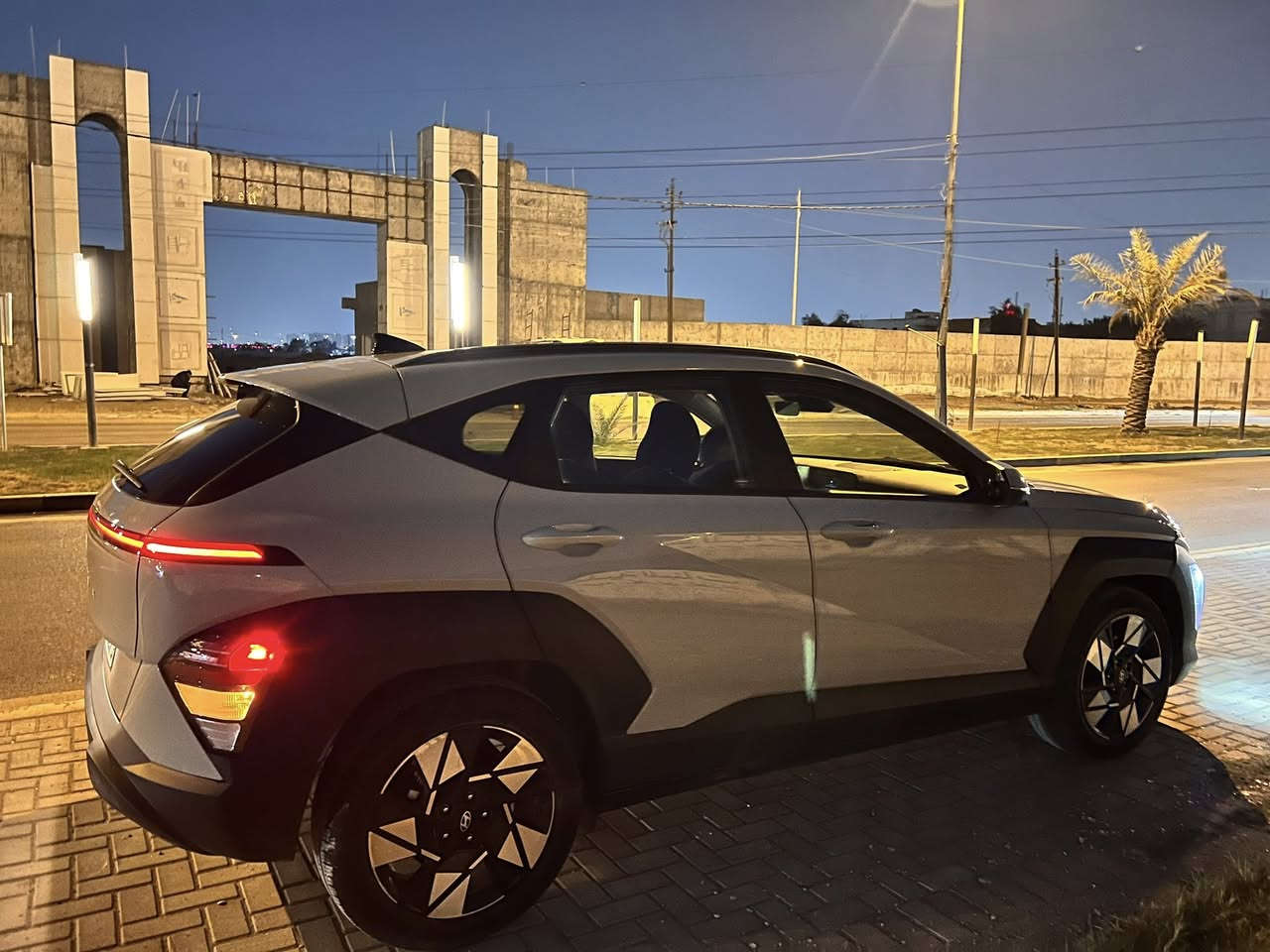 هيونداي كونا 2024 SEL
ايرباك سليم ✅️
الشاصي سليم ✅️
جاملغات امامية فقط سرقة وبنيد مصلح 
اللون اسمنتي 
مكينة 2000 
ماشية 31 الف
كير تعليك 
شاشة ديجيتال متصلة 
انظمة قيادة متعددة 
وضعيات شاشة متعددة 
اوتو هولد 
رادار 360 
كشن كهرباء + تدفئة  
تبريد خلفي 
منافذ تايب سي 
باقي المواصفات معروفة 
بغداد اليرموك 
***********
اتصال او واتس اب رجاءً ممتواجد فيس 
السعر 182$
