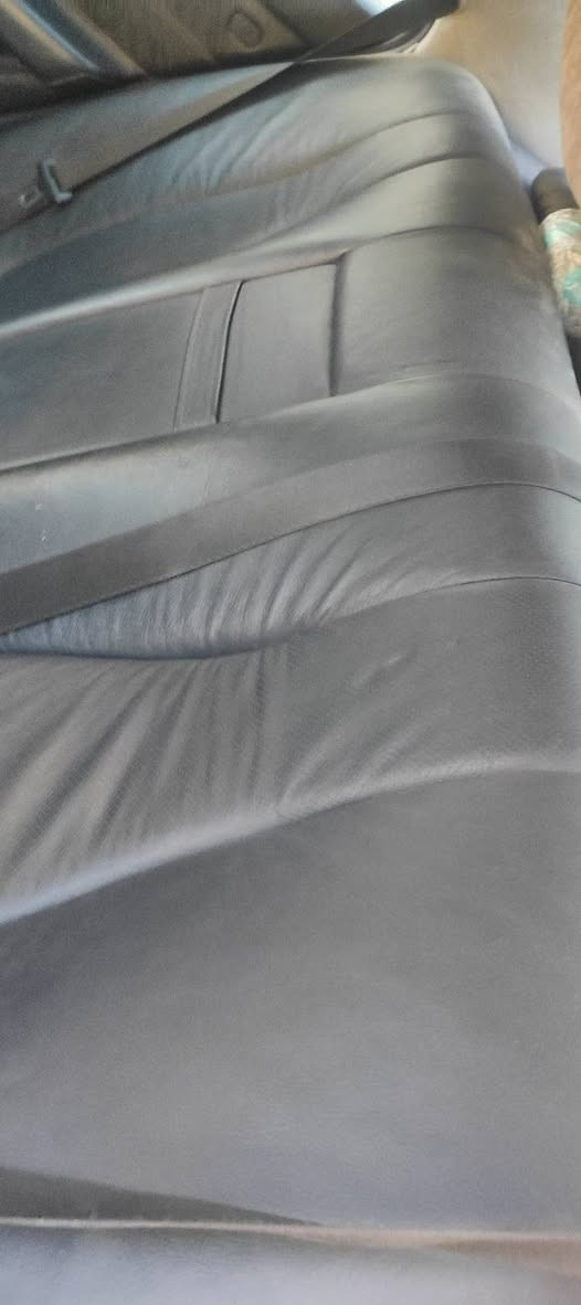 السلام عليكم
غواضه موديل 2001

بأسمي رقم نكليزي ذي قار. مكينه كير تبريد تلث قطع حدايه 

كهربائيات كلها جاهزه  سياره مال جناي كل نقص مابيه. بدون ضربه مكفوله  بدون صبغ  تخم تاير باتري كله جديد  تحكم كشنات جلد خزن  لايت زنون عالي ناصي. قواعد دبلات شرط بالكارتون

مكينه 6 v  كير عادي وكير اوتماتيك S   اربعه جام كهربائي فتحه شغاله سياره خير من الله السعر 110 وبيها مجال. للشراي

العنوان ناصريه مركز / ***********
