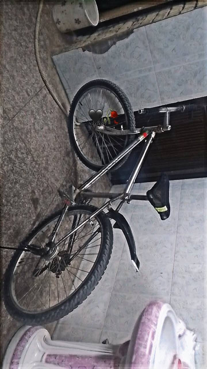 بايسكل للبيع
نوع ياباني اصلي مع الختم
البايسكل نضيف ومرتب 
سعره 35 وبي مجال 
العنوان بغداد الشعله شارع الوسطاني
رقمي ***********
