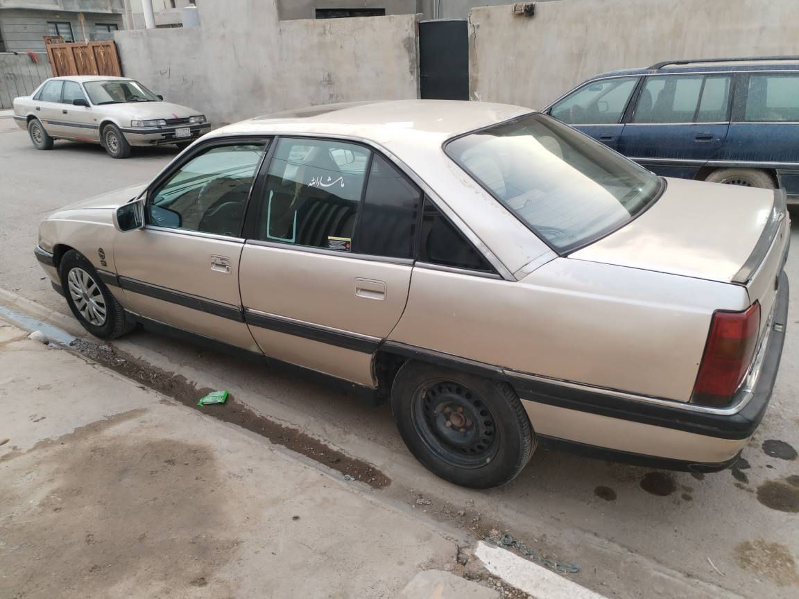 اوميگا م1992
سنويه مشروع وطني لغاية 2026/6/16
بي كوبون بانزين. اوتو گير محرك اكسل  شرط 
تايرات جديده دواخلها نظيفه مابيها نواقص ترايك وين متريد مكان سياره كركوك داقوق
شرط التحويل السعر 43 وبي مجال استفسار اكثر اتصل *********** كركوك, العراق
