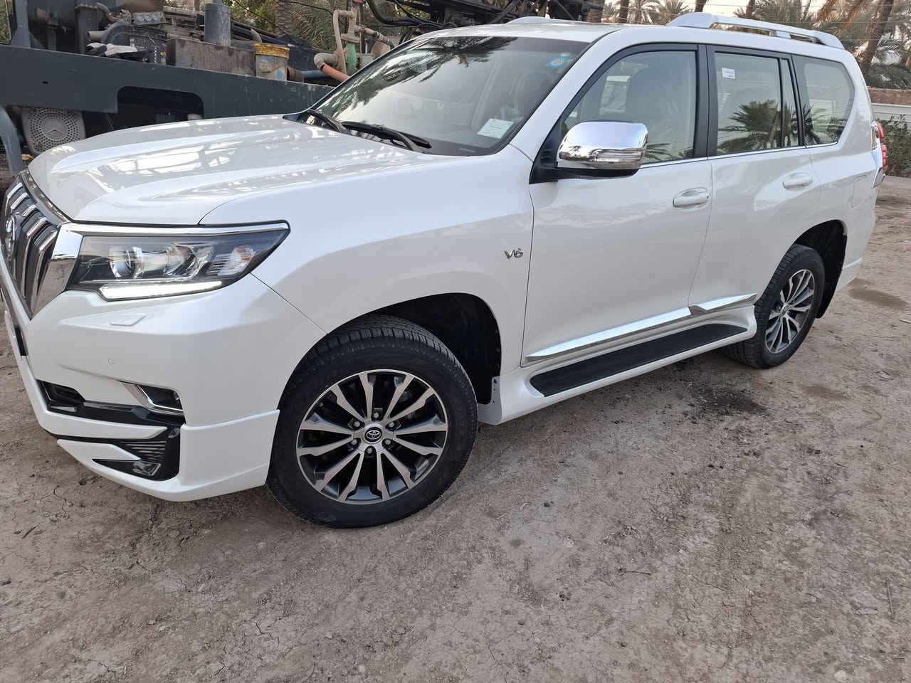 برادو فل كامل  ١/١..
موديل ٢٠٢٣ ..الرقم  بغداد ..   بأسمي 
  .. اربع كامرات .. 
أستيرن كهرباء ..   
مري شفط
دخول ذكي
كشتات جلد .. تدفئة وتبريد
تبريد ٣ قطع
ثلاجة 
 Gbs
مع بقية الموصفات المعروفة ب ١/١

عداد المسافة ٢٤ الف  كيلومتر حقيقي

 السيارة مكفوله  كفاله عامة من أي ضرر 
  
السيارة شركة SAS

 العنوان بغداد ..هاتف.. ***********
