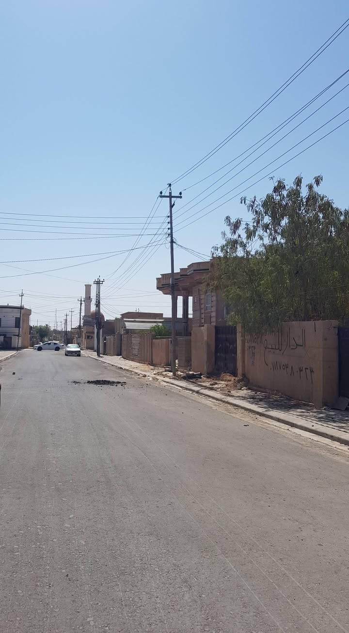 السلام عليكم
الدار للبيع 🏠
حي العسكري الاول
المساحة400 صدر طير
طابو صرف
الواجهه 20 متر 
نزال 20 متر
شارع تبليط ، مجاري ، انترنيت
للاستفسار الاتصال ع الرقم ***********
