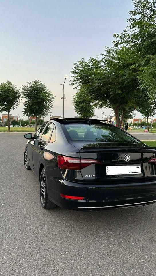 . فوكس واكن جيتا للبيع    
موديل 2019   se plus 
بانورما  رادار جانبي خلفي هاند بريك بصمة اوتو
 ضرر ربع بونيد وجاملغ وشوية من باب السايق.    
ماشية 90.000 
سنوية 2024 
‎                 ***********  استفسار
