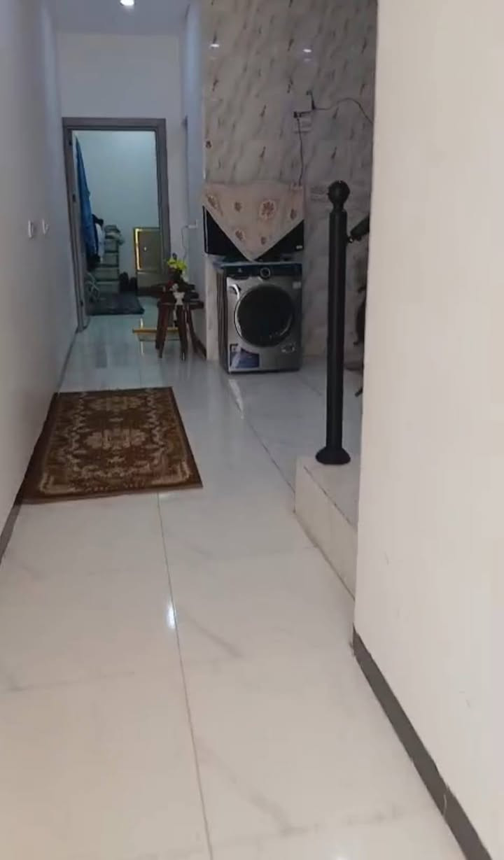 للبيع /دار مساحة 100م طابقين
متوفر كل الخدمات تبليط ماء وكهرباء قرب مدرسة /
خط كوسترات الموقع كركوك
حي البدر زراعي
السعر 72 مليون بي مجال
***********
