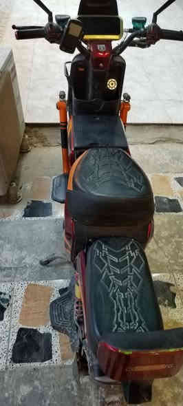 نوع X900 موديل 2025
دراجه مستخدمه  بس نضيفة اخو  الجديد 
للبيع السعر 550 وبي مجال 
دراجه بعدها زيرو مستخدمه شي قليل
بطاريات(5)دبل كبار  وتكدر ازودهة تنضاف آلهة بطارية (1)
نضام البك (R) رجوع ال خلف  
نشره ليليه 🚦
اشاير اماميه وخلفيه🚥
لايت زنوزن ابيض كلش عاالي
بريكات دسكات دهن (هدروليك )
نضام سرقه🥷🏻
تشغيل عن بعد🏃‍♂️‍➡️
تشغيل نضامين بصمه او سويج ♟️
قاعده تثبيت تليفون📱
قاعده شحن تليفون 📲🔌
شاحنه اصليه 🔌
لون دراجه كلش مميز او حلو 💎🩵🟦
اي استفسار اتصال👇🏻
*********** وتساب  ومتواجد علة الفيس
