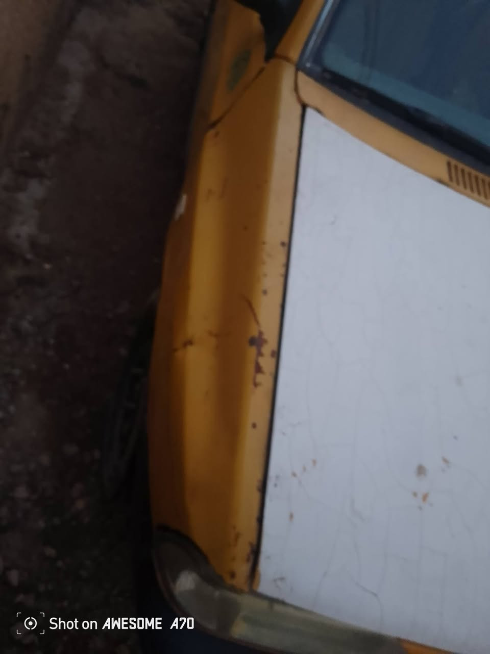 سلام عليكم سياره موديل 12 سياره بلاديه شقاله كلشي ماناقصه رقم احمر سنويه ساقطه سعر10وراق وبيه مجال عنوان بغداد المعامل رقم ***********
