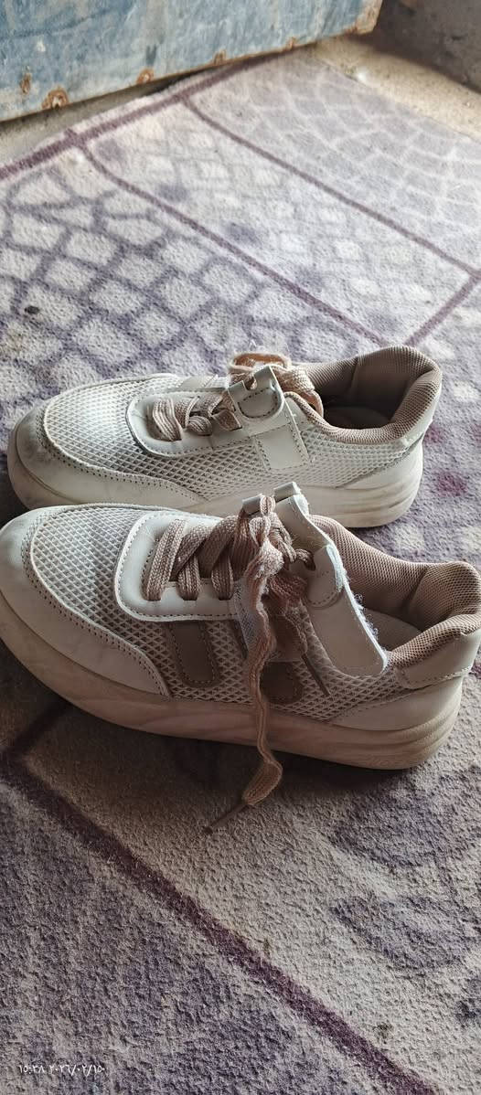 حثيه 15 زوج البيع السعر كلهن 50 ألف مكان القرنه هور السعد ***********
