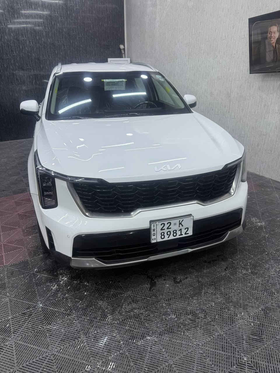 السلام عليكم للبيع كيا سورنتو 2024 وارد خليجي كفاله عامه السياره فقط بيها شخط باب سكن كد اصبع والباقي كفاله من الصبغ والباره والشخوط والملاحظات والحالوب السياره نص فول ويكل كروم لايت ليد وعدسه اشاير مري تحكمات ستيرن شاشه متصل شحن لاسلكي كشن كهرب 7 راكب 3 قطع تبريد السياره ماشيه 100 محرك 4 سلندر محرك ما مفتوح كير مامفتوح كله بشرط وضع شركه مكان السياره جنوب الموصل القياره ***********
