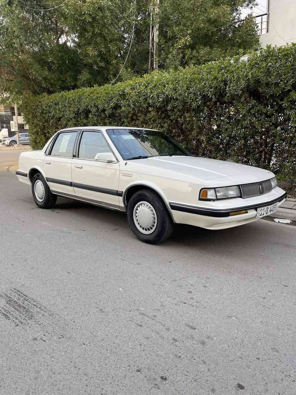 للبيع اولدز موديل 1990
كير محرك بلاد شرط الفحص
منظومه تبريد جديده وشغال 
صدر امامي خلفي جديد تخم تاير جديد 
مسجل اصلي شغال والاريل كذاك شغال 
كهربائيات سياره بلاديه اي تحوير مابيهه
الغرفه كلهه جديده وبلاديه 
صبغ قطع بسبب جراد مكفوله من الضربه والتبديل والتعديل والمعجون 
سنويه بأسمي هزه ورقم جديد 
مكان سياره بغداد 
السعر 68 مجال قليل 
***********
