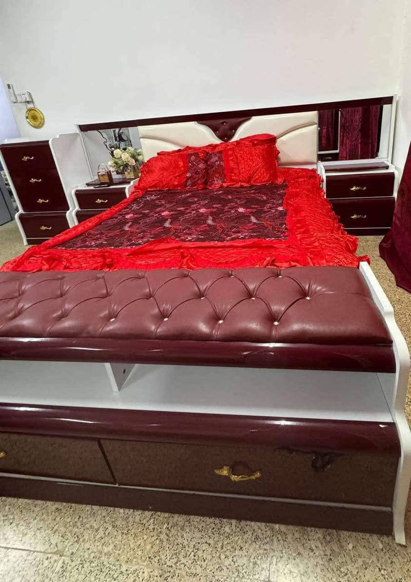 سلام عليكم 
غرفه  نوم  ٩قطع 
نضافه ٩٠٪؜ استخدام   قليل 
عنوان حي النصر قرب مستشفى الولادة 
الاستفسارات خاص  او على رقم ***********
***********
