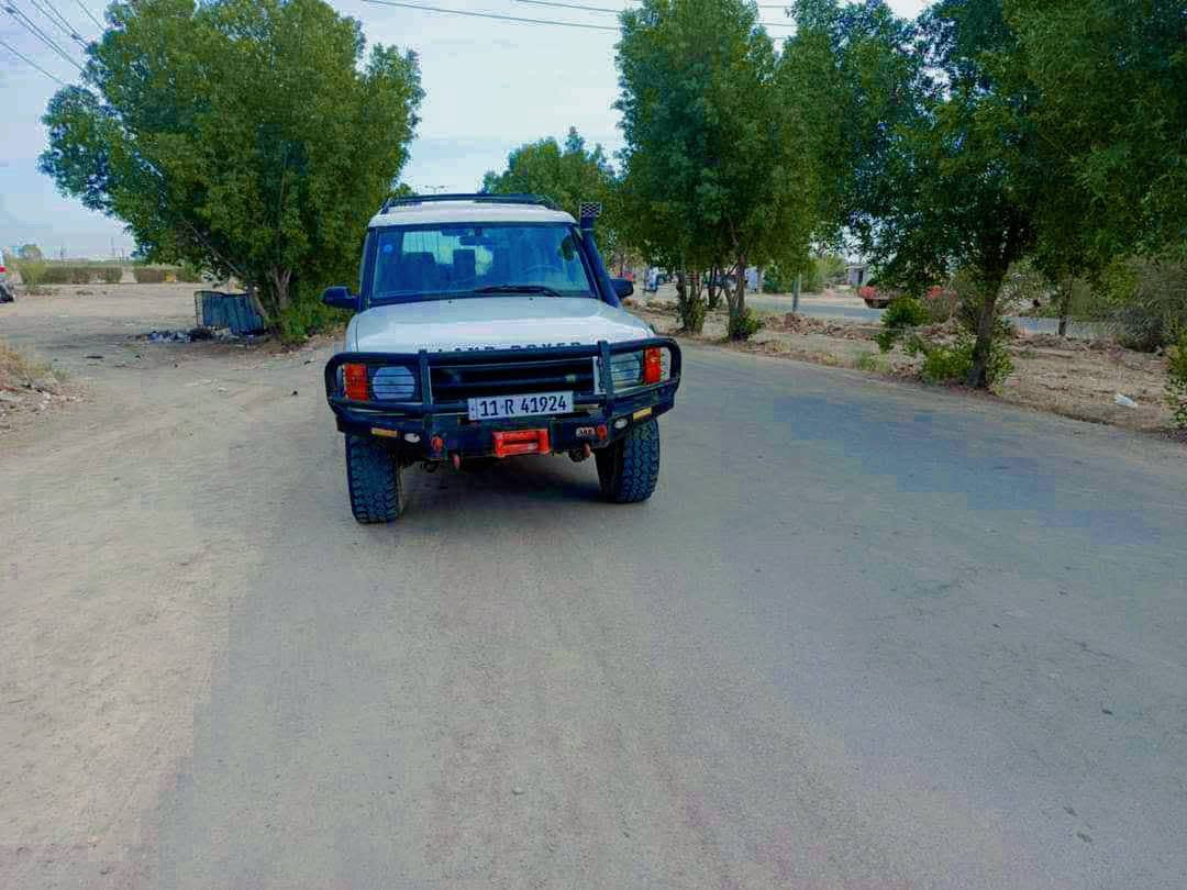 للمراوس_فقط | لاند روفر ديسكفري الجيل الثاني 🚗🔄🚛السلام عليكم إخواني.. عندي سيارة لاند روفر ديسكفري (Land Rover Discovery Series II) حكامة وقوية، وأرغب بمراوستها بسيارة حمل (كيا حمل أو سيارة داينا).📌 المواصفات والتفاصيل بالكامل:نوع السيارة: لاند روفر ديسكفري - الجيل الثاني.المحرك: محرك 4 سلندر ديزل (كاز) محوريين 4x4. (محرك عملي واقتصادي جداً، وقطعه متوفرة بالشرق، مو مثل محرك الـ 8 سلندر المقطوع بالسوق).الأوراق والوضعية القانونية:الرقم: واصلي إنجليزي مميز.السنوية: نافذة ومضمونة لغاية عام 2028.الملكية: السيارة باسمي والتحويل مضمون ثاني يوم مباشرة.الإضافات: مصد أمامي حديدي مخصص للوعر، أنبوب تنفس (سنوركل)، وسلة سقف كاملة للحمل والأغراض.📌 المطلوب للمراوس:السيارة للمراوس فقط مع سيارة كيا حمل أو داينا تكون نظيفة وجاهزة للشغل.📍 الموقع: [واسط العزيزيه ]📞 للتواصل والاستفسار ):الاتصال مباشرة بصاحب السيارة:📱 أبو علي (حسين الشمري): ***********
