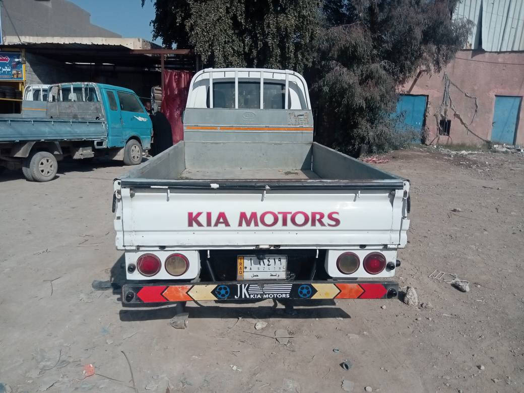 سلام عليكم كية موديل 2018 سيارة جديدة خير من الله نضافة فول تبريد شغل سياره جاهز بيهة صبغ دوساات وشبر باب الراكب بغداد ***********
