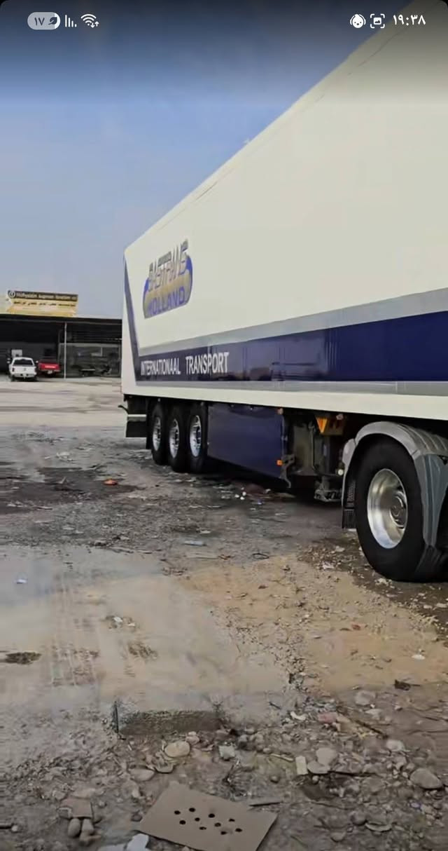 عربانه للبيع شمتز 2011 مو حفره
رتفاع ستندر 265
سمك5
دنكيرين رفاع
تخم تاير 
تخم جوبلس
صندوك عبار
جهاز sl200e ابو الوركه
غاز 404
السعر (190) ورقه وبيه مجال للشراي
اتصل *********** واتساب
