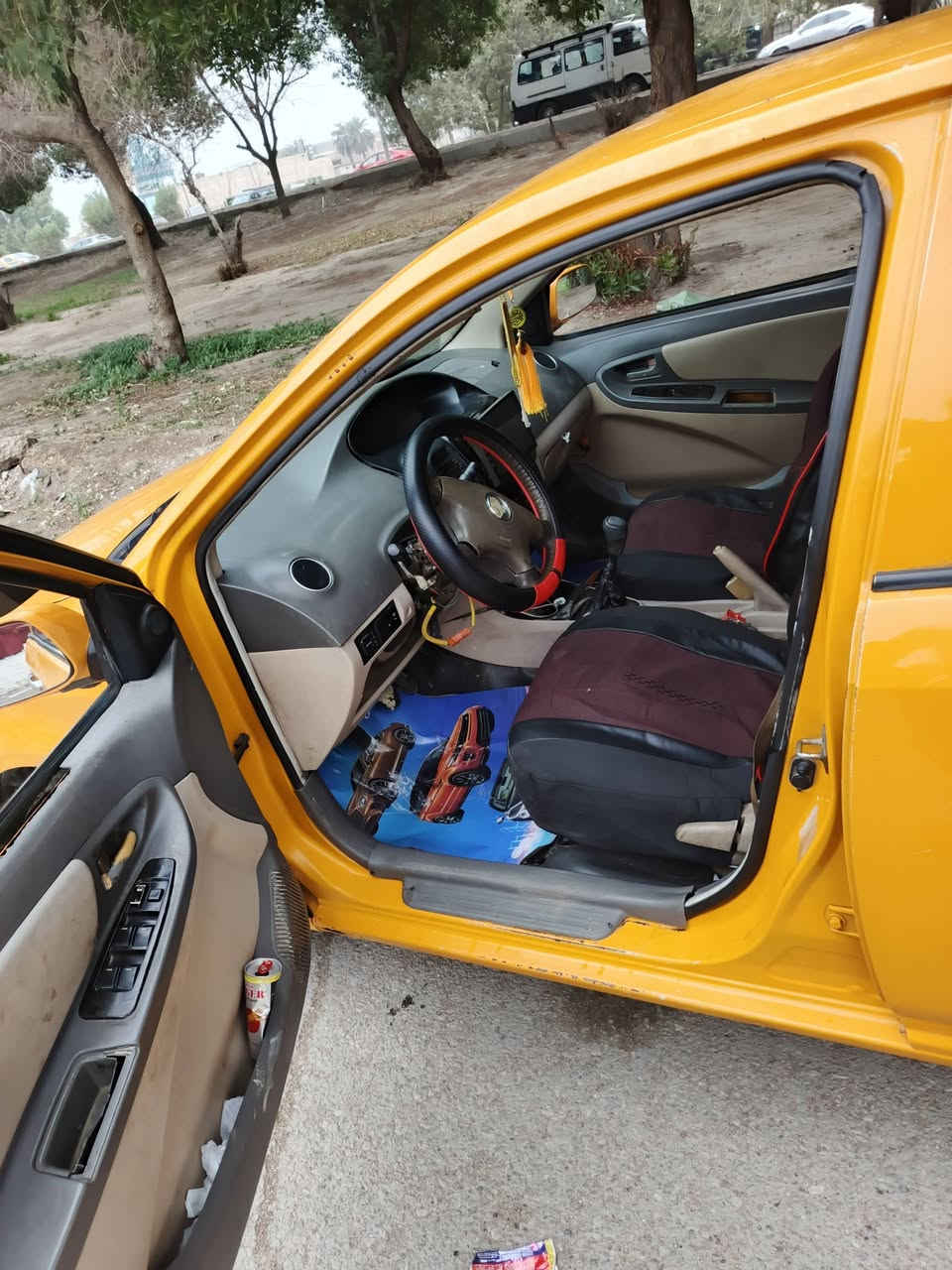 جيلي MK موديل 2011 لون برتقالي مصفر 
سياره اقتصاديه مكينه وكير محور كورله كير عادي مابيهه نقوصات الرقم الجديد مصفره هيئه وغرامات تحويل ثاني يوم رايدينه ب 36 وبيهه مجال مستعجل عله بيعتهه رقم بغداد ***********
