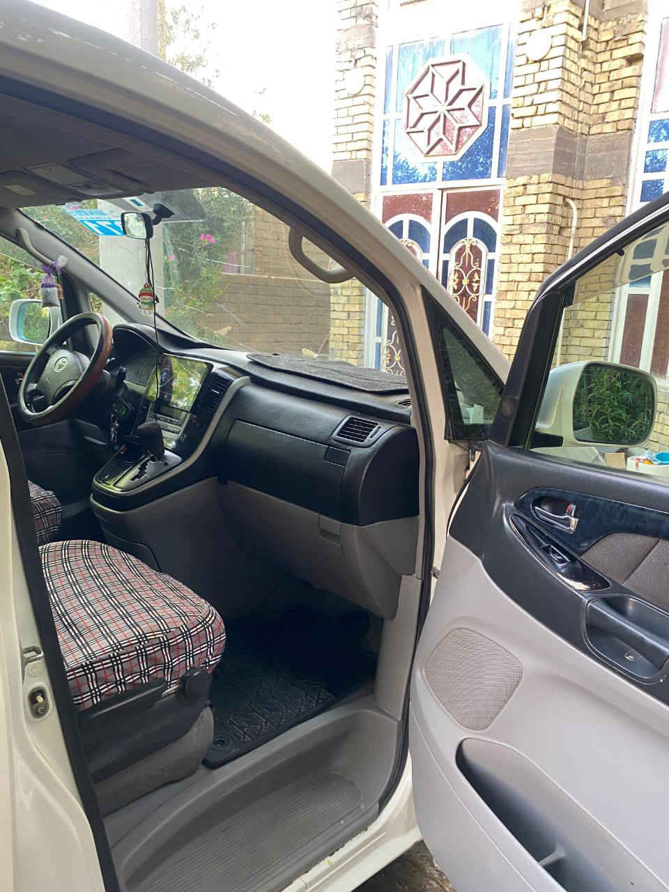 السلام عليكم تويوتا الفارد 2003 السيارة نضيفه جدا و مكفولة كفالة عامه حتى من الصبغ صبغ البلاد كير محرك حداده تبريد كله جاهز محرك 6 اسلندر تو ويل  المكان البصره *********** السعر 127
