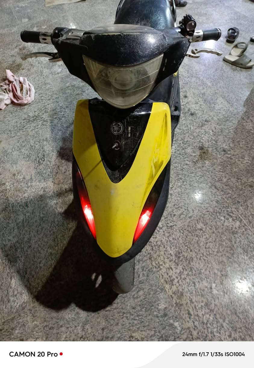 السلام عليكم اخوان. دراجة ماكس عدلة مفتوحة بوشة 55 شغالة سلف هندر. عوزها نواقص كلش بصيطة. سعرها 425 وبيها مجال للشراي.مكاني الناصرية القرية العصرية  مراسلتي خاص


**إذا كنت صاحب هذا الإعلان وتريد حذفه لأي سبب، رجاءا أرسل رسالة إلى الدعم الفني**