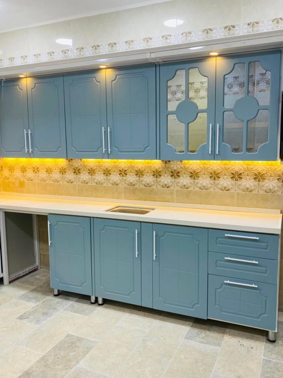 احدى اعمالنا السابقه 
مزيج بين الامنيوم والHDF العالي الجوده 
اسعرنا تنافسيه ثابته 
سعر المتر داخل المنيوم خارج HDF 
سعر المتر الارضي 185الف 
سعر المتر ملحق 185الف 
المتر المرمر صناعي 110الف 
الكوارتز طبيعي 160الف 

سعر المتر داخل خارج المنيوم محشه بلخشب للقوه والمتانه 
سعر المتر الارضي 150الف 
سعر المتر الملحق 150الف 
سعر المتر مرمر صناعي 110الف 
هديه سله مواعين +يله منضفات مقدمه من المعمل


**إذا كنت صاحب هذا الإعلان وتريد حذفه لأي سبب، رجاءا أرسل رسالة إلى الدعم الفني**