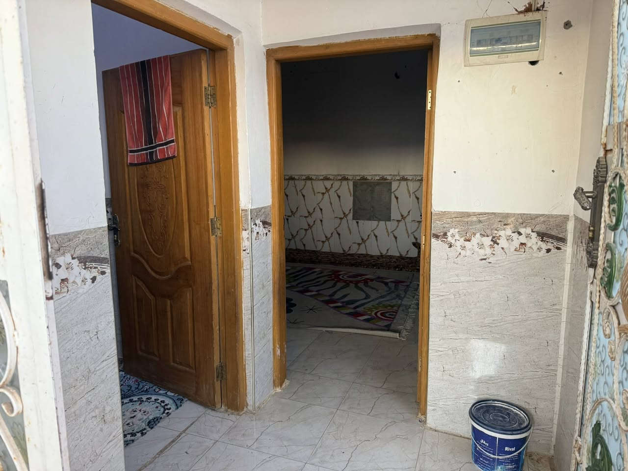 دار سكن طابو صرف في حي ( الكرار )
على الشارع ( الرئيسي ) شارع 30 م
مساحة 150 م 
امام مول ( ابو نور ) - ( ركن ) 
بناء ابلوك - صب كونكريت - بناء حديث 
يحتوي على ( غرفتين نوم ) 
صحيات داخلية + خارجية 
موقع ( تجاري + سكني ) 

للاستفسار مراجعة مكتب ( غيدان ) للعقار  
واسط - الزبيدية - مقابيل حي ( الصناعي )  
***********  
*********** محمد سيد غازي
