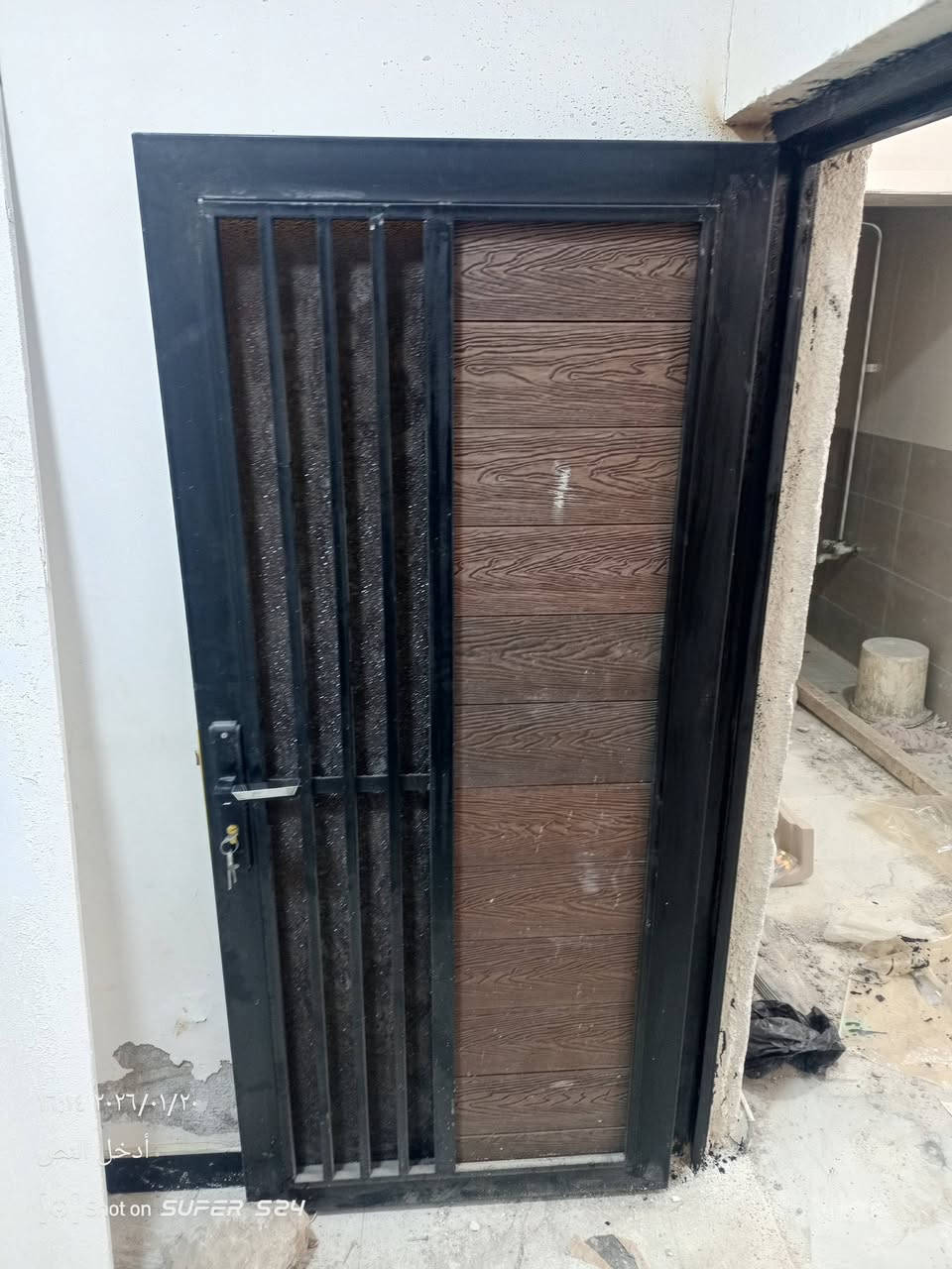 سلام عليكم حداده عامه اجيك لبابك شنو عندك ما عليك بس ان تتصل بكل وقت موجود تفليش سقايف تصليح بيبان شد كيلونات تفصال جميع البيبان ولشبابك ولصب مستعدون لسقايف ولجملونات داخل لبصره أو خارج البصرة ***********
