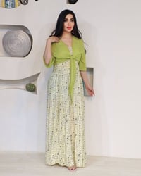 فستان بنات صالح قطعتين  كشمير  درجة اولى   ⚜️سعر ٩٠  الف ⚜️ قياسات2XL ...