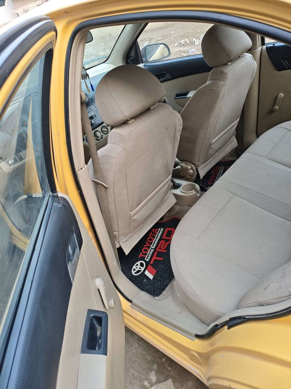 السلام عليكم افيو للبيع موديل 2010 سيارة جديدة خير من الله دبلات حدادية كلة جديد من البيت للدوام فقط لاتبديل ولا صبغ سنوية صاقطة 2019 مصفرة هيئة وغرامات رقم الماني عنوانهة ديوانية المركز *********** السعر 55 وبيهة مجال
