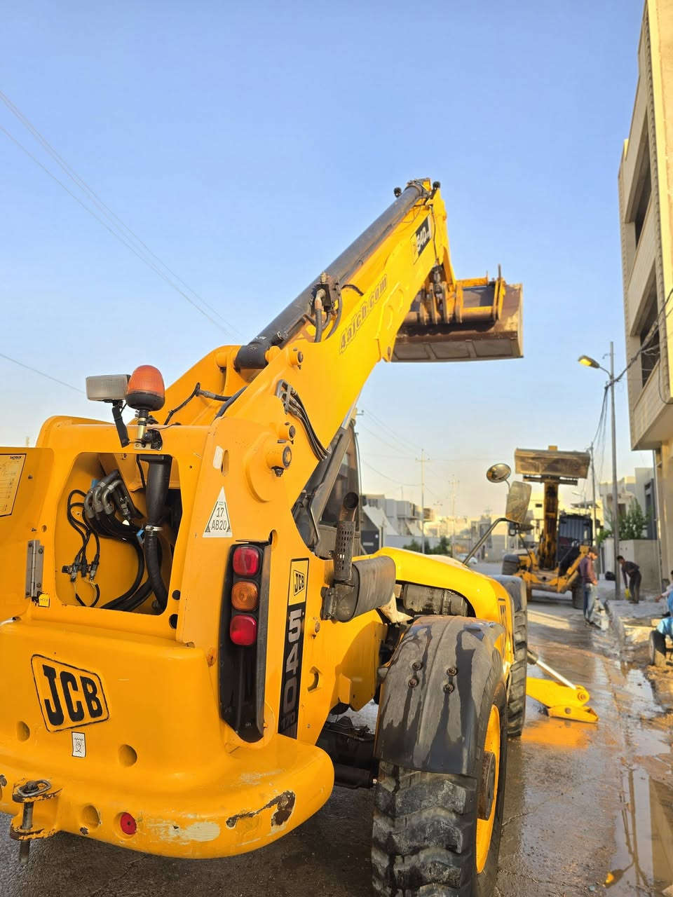 رافعه تلسكوب jcb للبيع 
موديل ( 2008 ) ( 17 متر )
 جك سنتر  ✅ مكينه وكير بلاديات بشرط ✅
اكسلات بشرط ✅ تايرات  24 ✅ تبريد ثلج ✅
سلايت لا فطر ولا كسر ✅  مضخه بلادية ✅

اتصال علئ الرقم 👇✅
كورك 👈 *********** ✅
اسيا 👈*********** ✅
