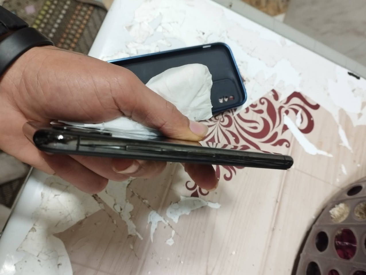 سلام عليكم ايفون اكس جهاز مبدل بطاريه شاشه بلادي فيس ايدي شغل ذاكره 64 جهاز كل عيب مابي شرط فحص كامرات سيمكارت كله شغل السعر 130 وبي مجال قليل الاتصال ***********
