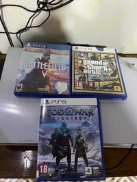 بلي 5 فات ذاكره 1 تيره الاصلي مو اوربي معه جوستك اصليه مال جهاز معه 3 ...