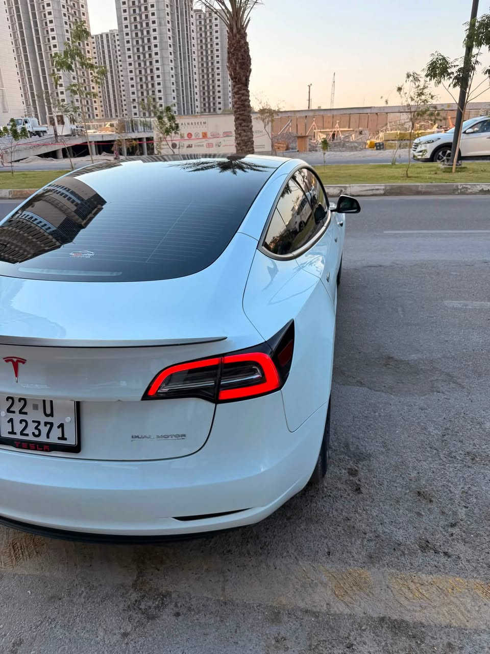 تسـلا مودل 3  ((2023 )) دبل ماطور 
بيرفورمانس
 
رقم اربيل الجديد وبيها كتاب تضليل 
سيارة مغلفه ppf ضمان ١٠ سنوات
تبدل تخم تايرات جدد 
تبديل وياله من ٢٠انح الى ١٨ انج علمود الطسه اصير افضل وخليت تاير اعلى واعرض
تغليف الفجوج لون مميز لون
فلاتر داخليه وخارجيه وجديده 
مربوطه برنامج
ماشية 39 ألف فقط

السعر ((167)) ورقه وبيها مجال 
حادثها بالصور موجود 
والسونار موجود
السياره بدون دواخل  

مكان بغداد / السيديه /حي الاعلام 
***********
السياره جديده وجاهزة
