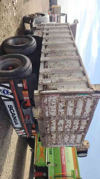 السلام عليكم سيارة ١١١ موديل ١٩٨٢ مجموعة خفيفه تمشي ١١٠ رقم وسونيه جديد مكينه بدون صرف وبدون نفخ سايس ٢٠ طخم تاير جديد باتريات جديد سيارة بأسمي شرط التحويل ***********
