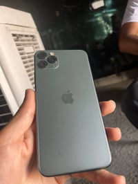 ايفون 11 بروماكس مبدل بطاريه اصلية ومبدل شاشه اصليه بضمان  07891226926