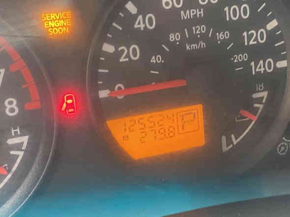 سلام عليكم  للبيع نيسان اكسترا 2008  بغداد بسمي جاهزه كله محرك كير تبريد تفه حداديه تايرات  بجم " زنون كهربايات كله كامله مكانه بغداد الغزاليه السعر 95 وبيه مجال بصيط  ***********
