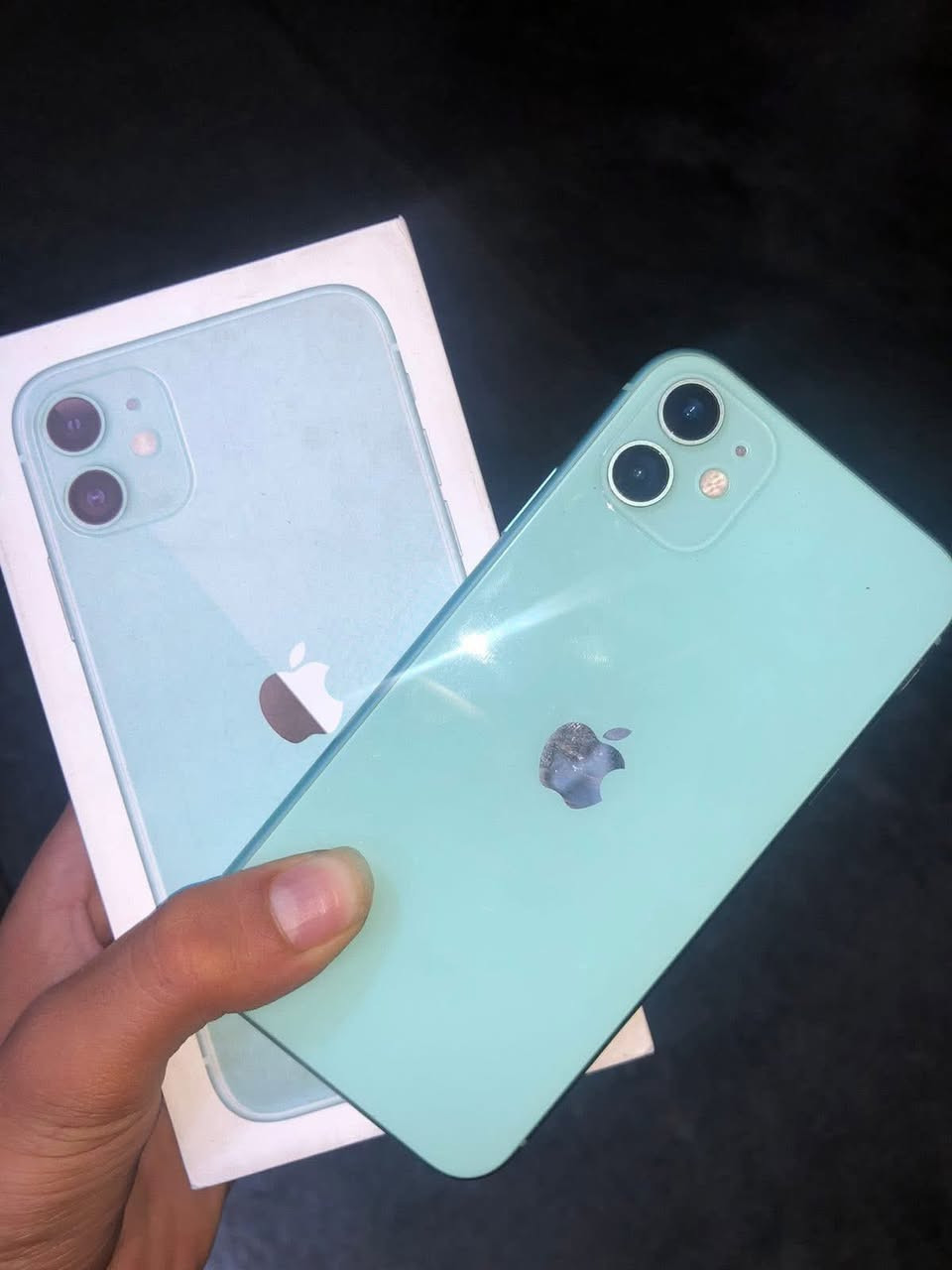 ايفون 11 عادي..
بطاريته 83.
وتر بروڤ .
بلاد ع وضع شركه .
سعر 250.
وبي مجال لشراي
م رمادي تاميم 
***********
