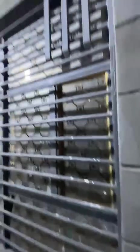 سلام عليكم بيت للبيع جديد صار سبوع من كمل بناء بلوك ومكند جص مساحة ٢٠٠ بناء درجة أولى ٣ غرف نوم وحدة ٦×٤ وثانية ٥×٤ وثالثة ٤×٤ براني  ١٢×٤ صحيات عدد ٢ مطبخ حار وبارد  المكان منطقة البو جاسم نهاية شارع الوكفة قريب عن الشارع هاي التفاصيل كلها
والاستفسار ع هذا الرقم ***********
سلام عليكم بيت للبيع جديد صار سبوع من كمل بناء بلوك ومكند جص مساحة ٢٠٠ بناء درجة أولى ٣ غرف نوم وحدة ٦×٤ وثانية ٥×٤ وثالثة ٤×٤ براني  ١٢×٤ صحيات عدد ٢ مطبخ حار وبارد  المكان منطقة البو جاسم نهاية شارع الوكفة قريب عن الشارع هاي التفاصيل كلها
