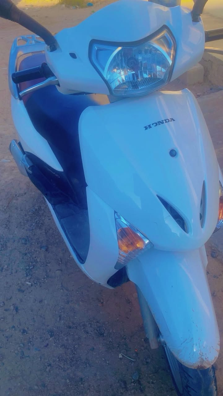 سلام عليكم ليدي. نضيف كلش اول فتحة على ايدي مبدل ولفات فقط فيت بم جديد نوزل جديد كهربائيات كلها شغالة مكينة خرسة ربع ماتخلي علية سعرة 850 وبي مجال لشراي

***********
