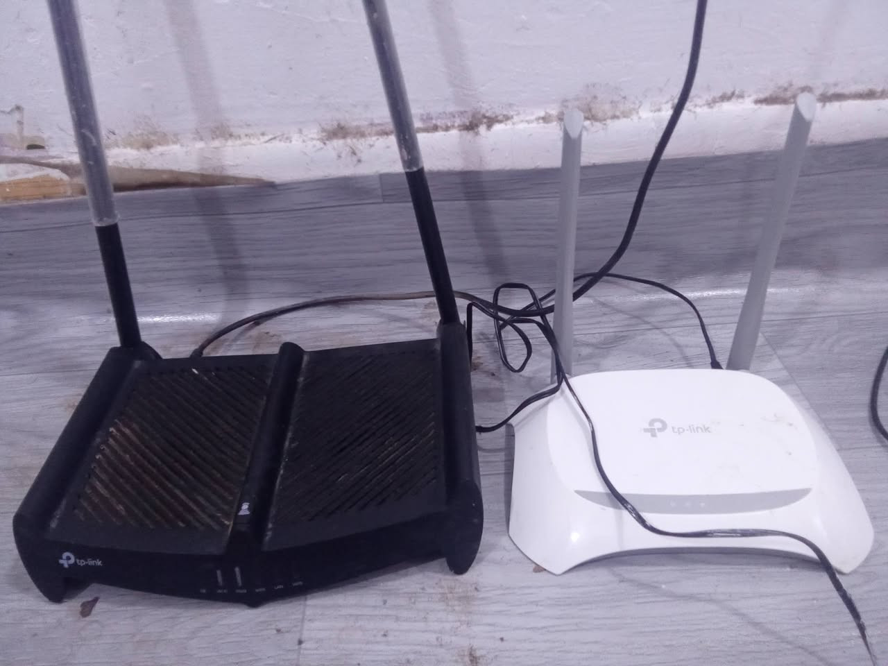 راوترات العدد 2 tplink الاسود يشتغل بس ماتظهر الشبكه...والابيض يشتغل ويفصل...اثنينهم 15 الف مكاني بصره الجبيله مقابيل شارع السايلو


**إذا كنت صاحب هذا الإعلان وتريد حذفه لأي سبب، رجاءا أرسل رسالة إلى الدعم الفني**