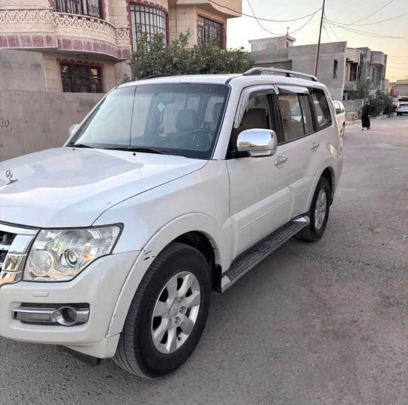 السلام عليكم
باجيرو حبتور ٢٠١٤ 
السياره جاهزه من كل النواحي
مكينه كير تبريد تخم تاير صدر 
كل جاهز رقم بغداد 
بيه صبغ بنيد اثر شخوط بدون داخل 
السعر 155 وبيه مجال 
***********متوفر وتساب
