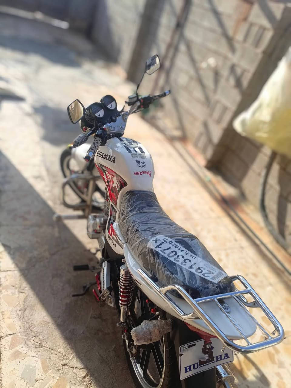 السلام وعليكم هيوشه للبيع بي اواق ومكمرك هاي النضافه كدامك مكفول من كلشي السعر مليون و50الرقم ***********
