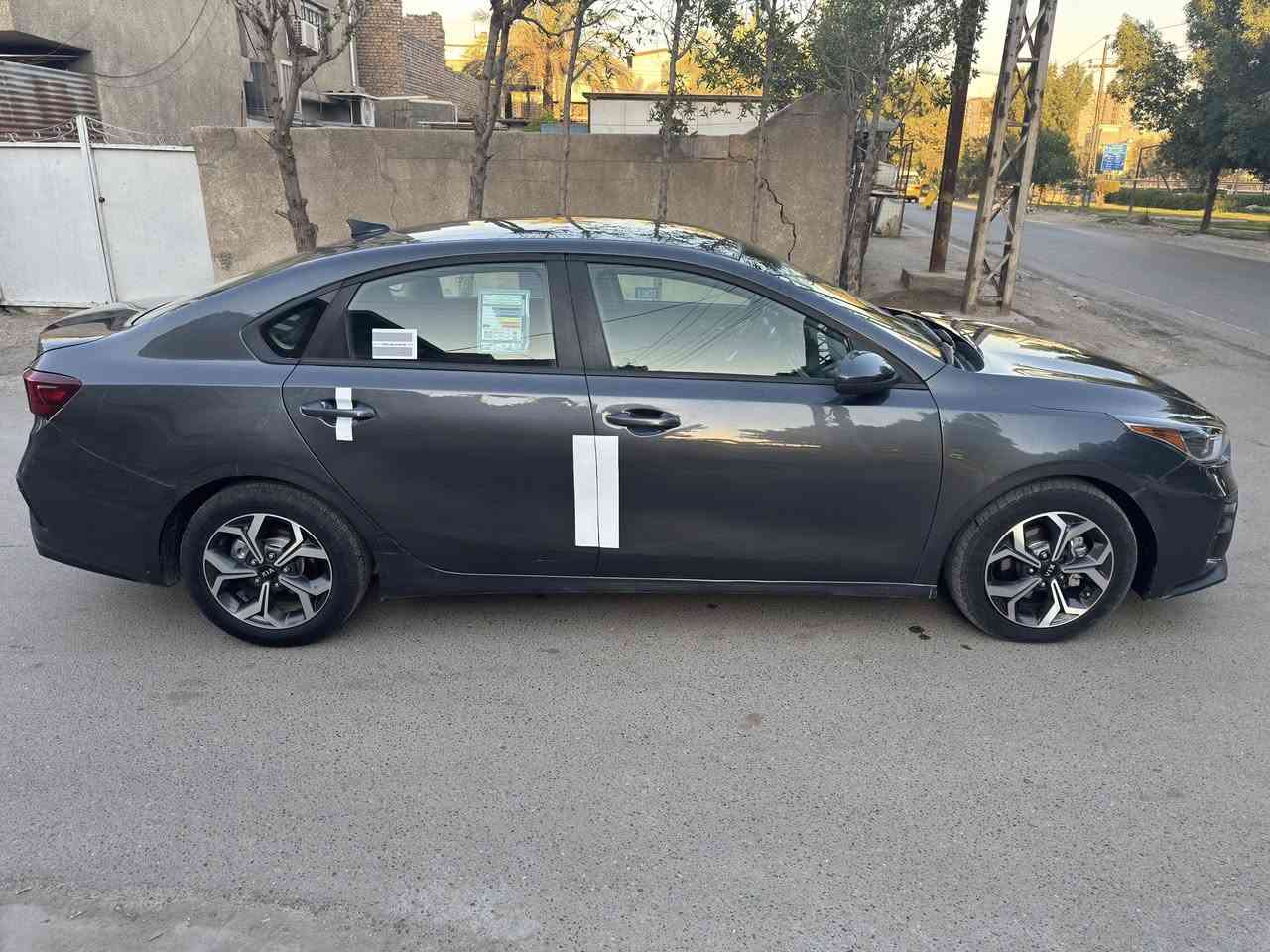 السلام عليكم
للبيع كيا فورتي 2019 لون نفطي
رقم اربيل الدولي الأنكليزي وبأسمي شرط التحويل او الوكاله وسنويته لغاية 2031 وهزة والبراد كله جديد 
محرك 2000 دوش الأبلادي والكير والمحرك مكفولات 
السياره وارد امريكي حادثه بس جاملغ خلفي فقط وهنا بالعراق صار بيه اربع بيبان صبغ يعني 5 قطع بدون ايرباك بدون اي دواخل شواصي لغود وباقي السياره كله مكفوله ليبل واحد كل قطع السياره
مواصفات السياره FE المعروفه 
مثبت سرعه تحديد مسار مانع انزلاق كشن جك ويل كب حساسات خلفيه بلاجكتورات اماميه تحكم مري كهرباء وضعيات قيادة SPORT-ECO تحكمات ستيرن حساس هوه التايرات لايتات auto وغيره 
السياره جاهزه وبدون اي مصرف تخم تايرات جديد جواه صدر امامي خلفي جديد دوشمه جديد جادله 
سعره 115 وبيه مجال للشراي
مكاني بغداد الدوره 
***********
