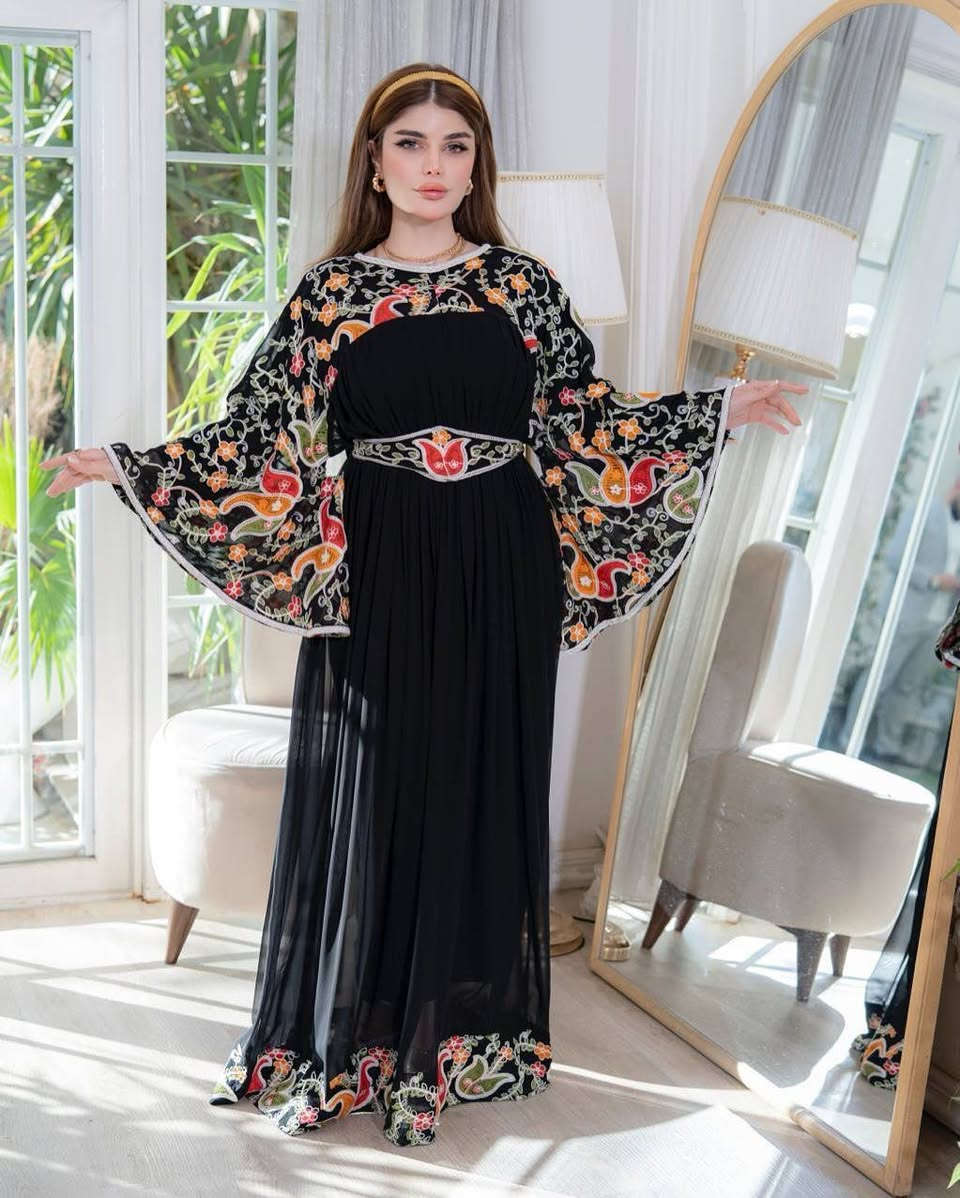 #فستان نسائي
موديل تركي خامة شيفون شغل يدوي راقي جدا شرط الفحص 
L. XL.  2XL  
يلبس من 38 الى 48
الدرزن 300 الف  
سعر القطعة مفرد 35الف
#توصيل جميع المحافظات 🚗🚗
#فستان_العيد


**إذا كنت صاحب هذا الإعلان وتريد حذفه لأي سبب، رجاءا أرسل رسالة إلى الدعم الفني**