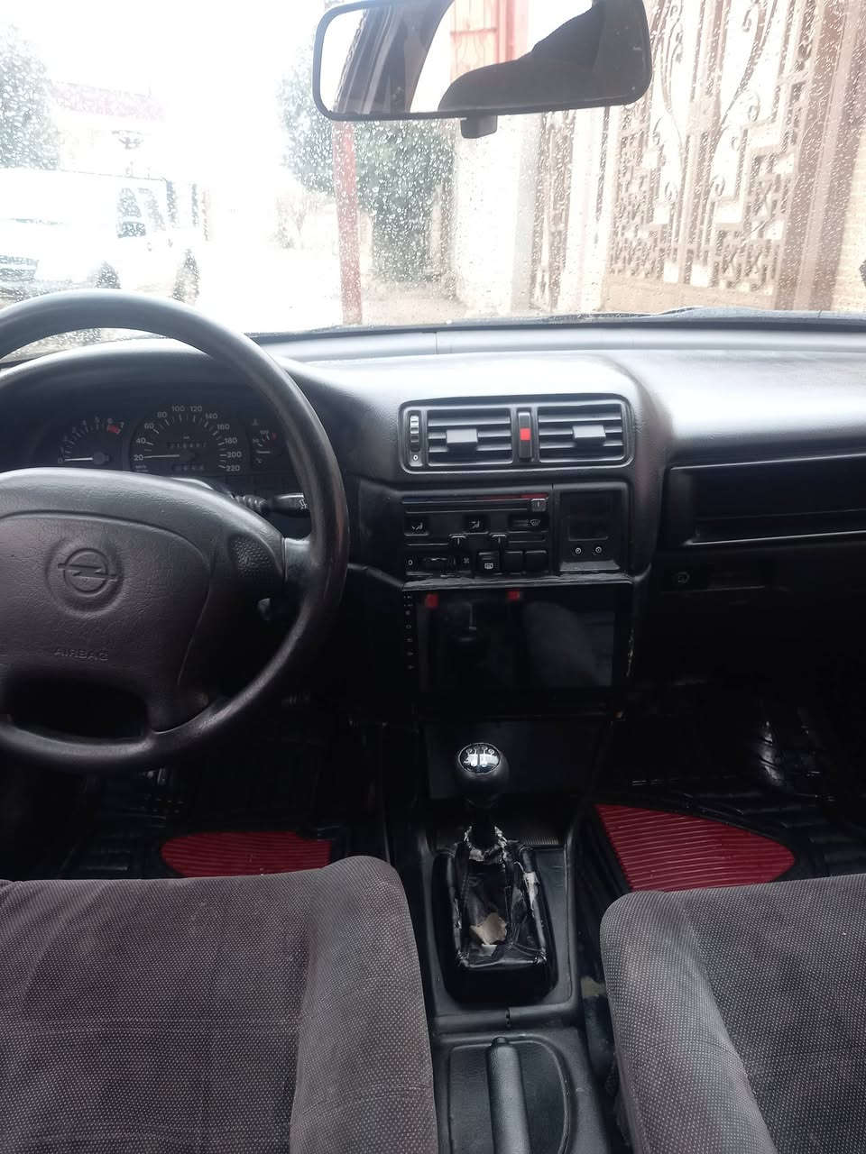 للبيع اوبل فكترا حجم 18موديل92رقم نينوى مشروع وطني  شرط التحويل  بطاقه بانزين كير عادي العنوان موصل  الاستفسار على الرقم ***********
