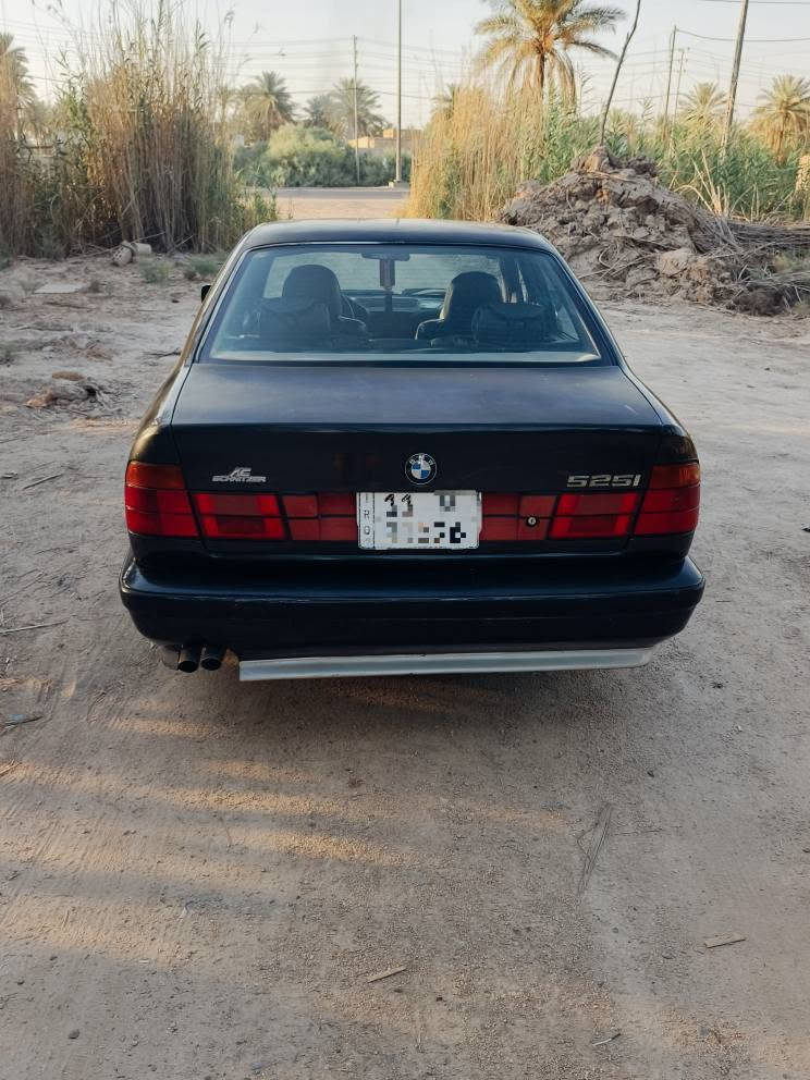 ‏سيارة للبيع موديل 91 اصل 525
‏مكينه 25 مكينه وكير مكفولات 
‏السياره كفاله جاهزه كلشي شغال بيه
‏تبريد 🥶ثلج /بجم عريض
‏تخم تاير جديد ويل جديد
‏حداديه وره وكدام جديده 👍
‏غرفه جديه كشنات كهرباء 
‏كهربائياته كله شغاله لايتات 
‏رقم نكليزي بغداد وهزه جديده 
‏السنويه لغايته 31 مسويله ادامه 
‏بلكات وفيت بم جديد 
‏السياره حلوه وجاهزه/ السعر 56/وبيه مجال
‏شباب رحمله لواليدكم الشراي يشلع عيوني 
‏والماتعجبه السياره يدعينه بالرزق 
‏مكان السياره بابل رقم تلفون ***********
‏
