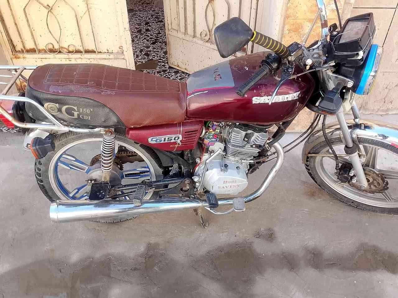 ايراني موديل 2021 محرك نضيف شلعه ورقه بيها  مامفتوح صلف هندر 425 وبي مجال قليل مكانه جاامع صدام *********** وتساب فقط
