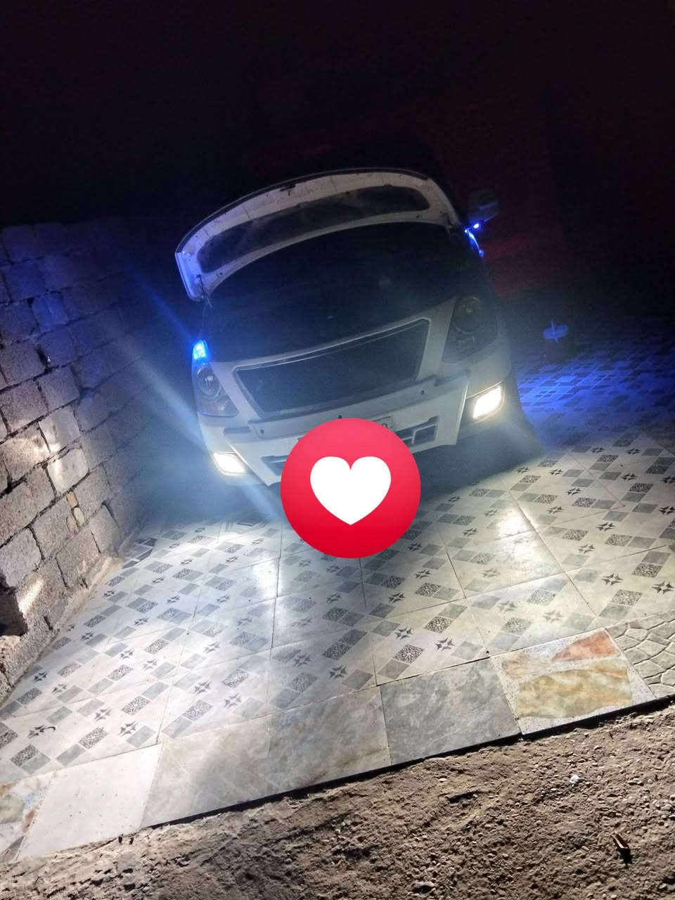 سلام عليكم للبيع موديل 18 مفتوح محور مسكر صار شهر شادلها  مكينه 12 سبلاين وكير  بيها باب السايق مبدل  فقط والباقي كفاله كامله مكمله حداديه + دواخل دوشمه نحله + شباك خليه سعرها 220 وبيها مجال رجاء لاحد يعلق اويراسلني خاص ما ارد  الرقم ***********+ ***********

