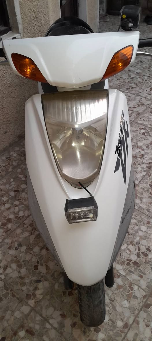 دراجة بريز للبيع كاملة كله شغال سيلف نكره هندر كهربائيات كلها شغاله كيلو متر لايتات اشاير دبلات امام جدد اشاير جدد كله بلادي مكينه بلاديه خيط بخار ما بيها . كابريتر بلادي مشي معدي ١٠٠ كم يقفل كيج دراجه وضع البلادي كله شغال وشرط الفحص مكاني حي الرئاسة الامين الثانية  السعر 600 ألف ***********
