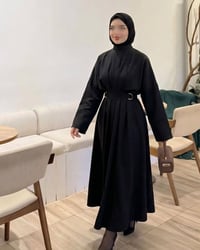 فساتين • مقاسات مختلفة • عرض