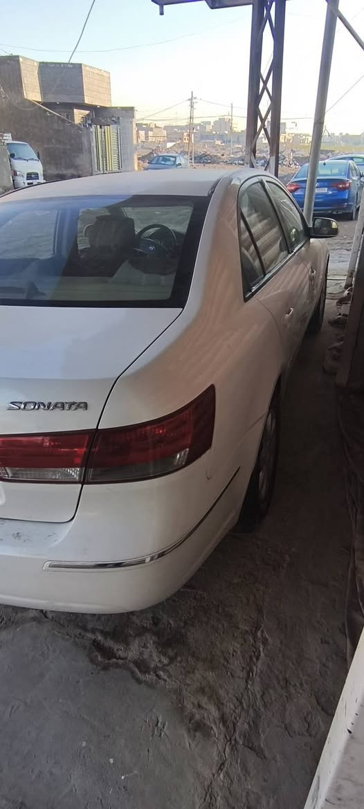 سلام عليكم سوناتا موديل 2009  خليجي بسمي *********** ب127بيه رشه بصيطه يم قبق البانزين
