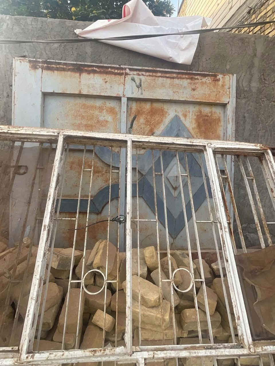 السلام عليكم شبابيج الابيض بي جام ٧٠ والشباج الثاني ثقيل جدا شغل الاول ١٠٠ والبيبان مدخل ثنين ١٥٠ وباب سياج ١٥٠ الحديد الاول المكان حي ميسان قرب مركز الشرطه


**إذا كنت صاحب هذا الإعلان وتريد حذفه لأي سبب، رجاءا أرسل رسالة إلى الدعم الفني**
