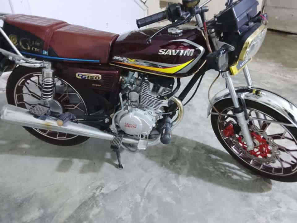 سلام عليكم شهباب عندي هذا مطور كلشي ما بي محرك ما مفتوح واي نقص مابي وبشرط فول  موديل 2025والسعر700وبي مجال لطيبين 
العنوان حمدانية 
واتساب***********
