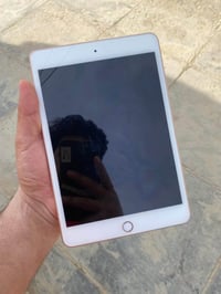 آيباد ميني ٥ • ٦٤ • ملحقات كاملة